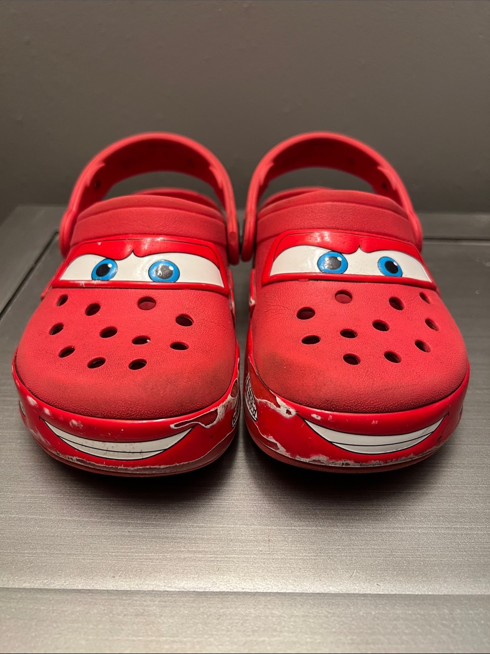 Lightning McQueen Classic Clog Crocs kids size c10. 100% authentic - Picture 12 of 15
